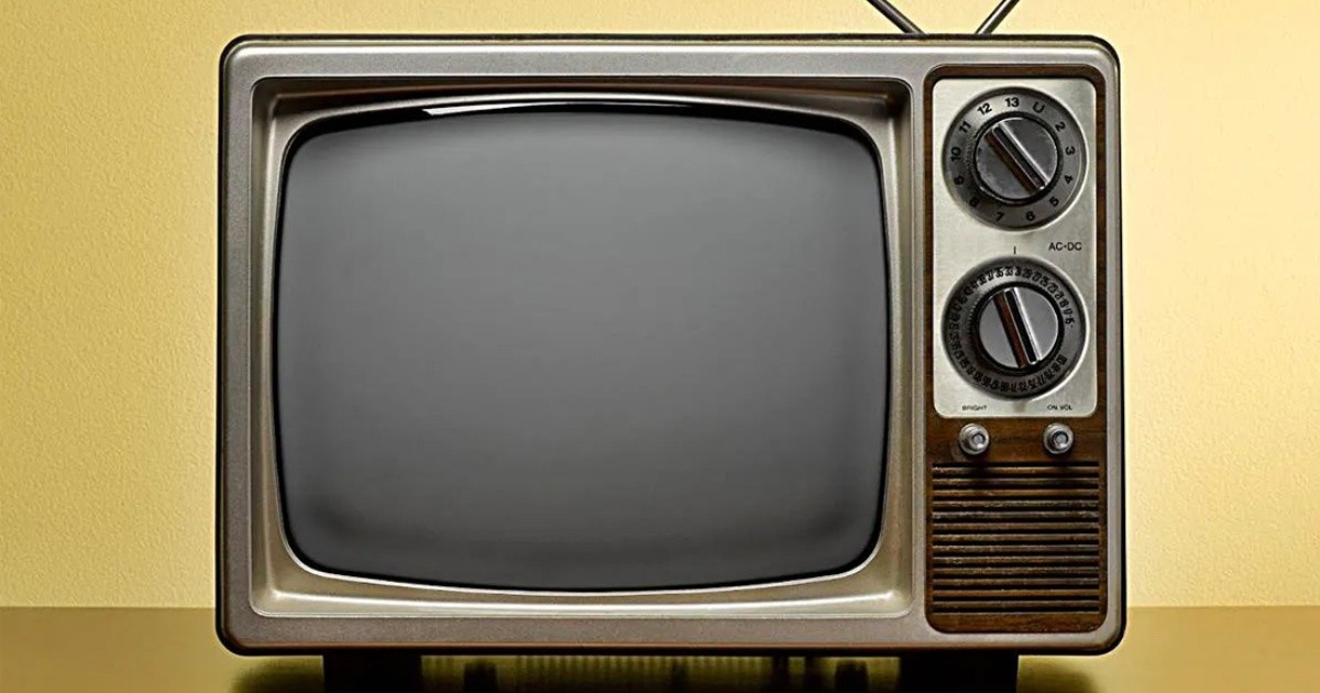 televisor nuevo con 
		pantalla plana HD 4K